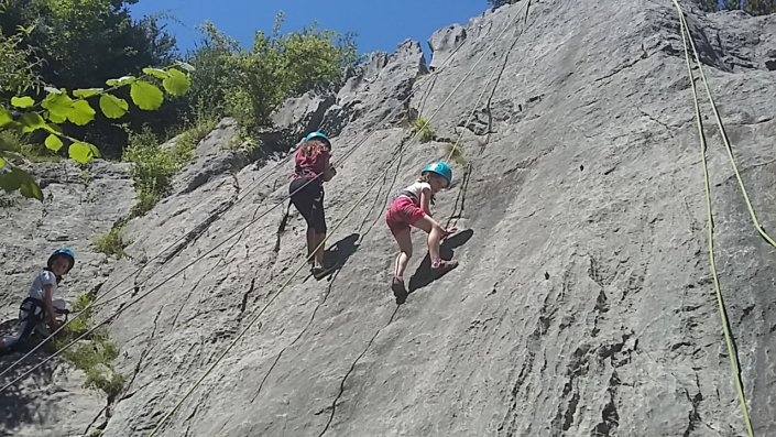 initiation escalade enfants Pyrénées